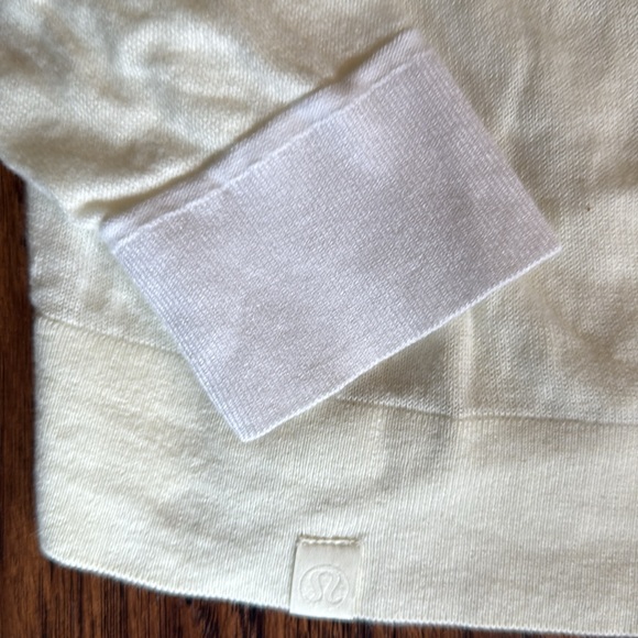 Lululemon Silk Blend Crew Neck sweater, size 4 - Picture 11 of 12